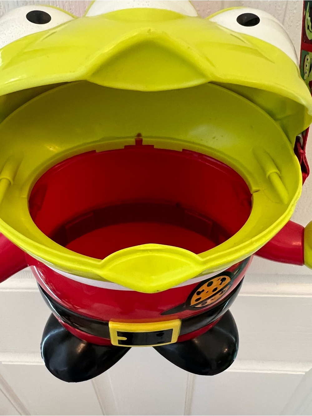 Disney Toy Story Alien Santa Popcorn Bucket - Picture 4 of 4
